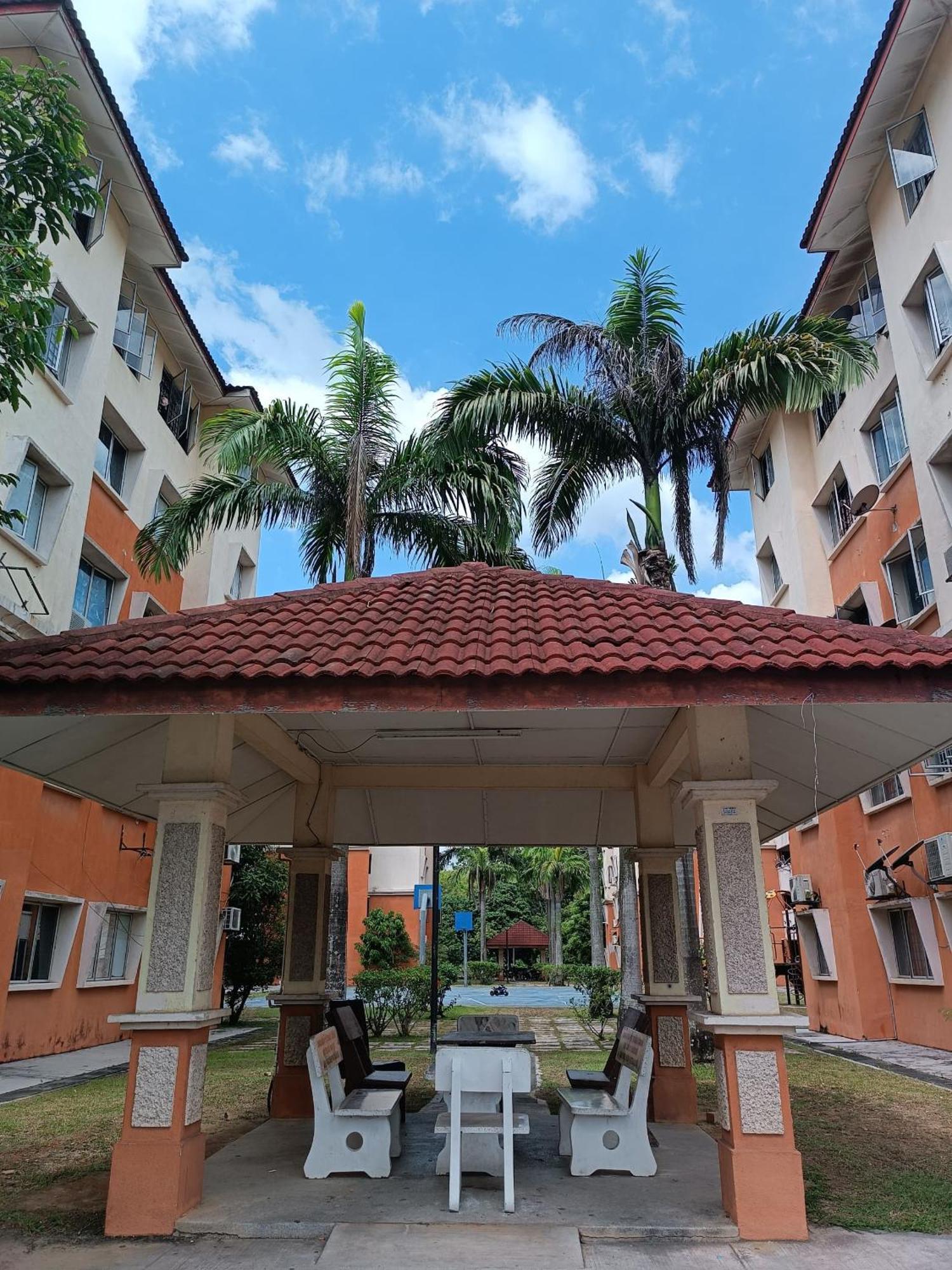 M.Fr Homestay Pangsapuri Putra Damai プトラジャヤ エクステリア 写真