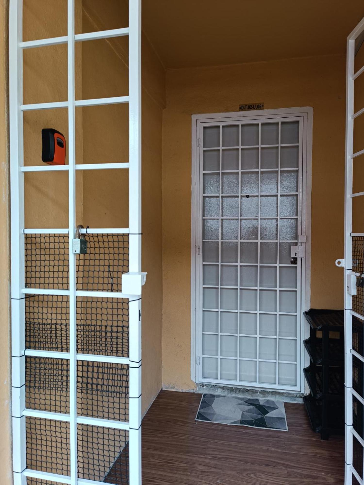 M.Fr Homestay Pangsapuri Putra Damai プトラジャヤ エクステリア 写真